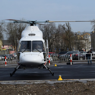 Вертолет санитарной авиации экстренно вылетел в Серпухов