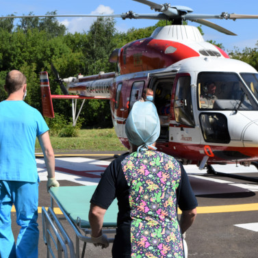Мотоциклиста из Белгорода эвакуировали в Москву вертолетом санавиации